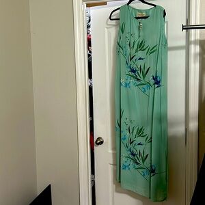 Casual Corner Mint Maxi Dress with Blue Floral Accents